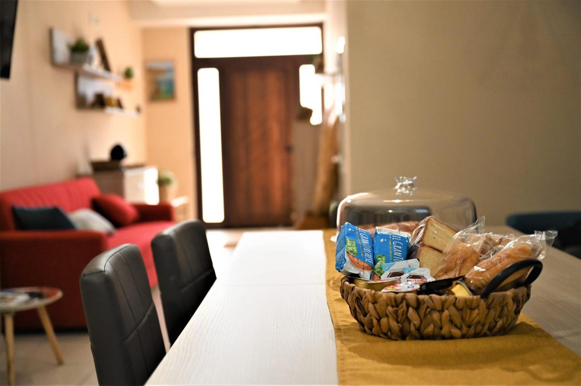 "Il Vecchio Salone" Appartamento In Pieno Centro Con Garage Privato Lecce Buitenkant foto