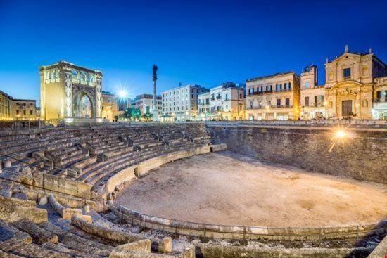 "Il Vecchio Salone" Appartamento In Pieno Centro Con Garage Privato Lecce Buitenkant foto