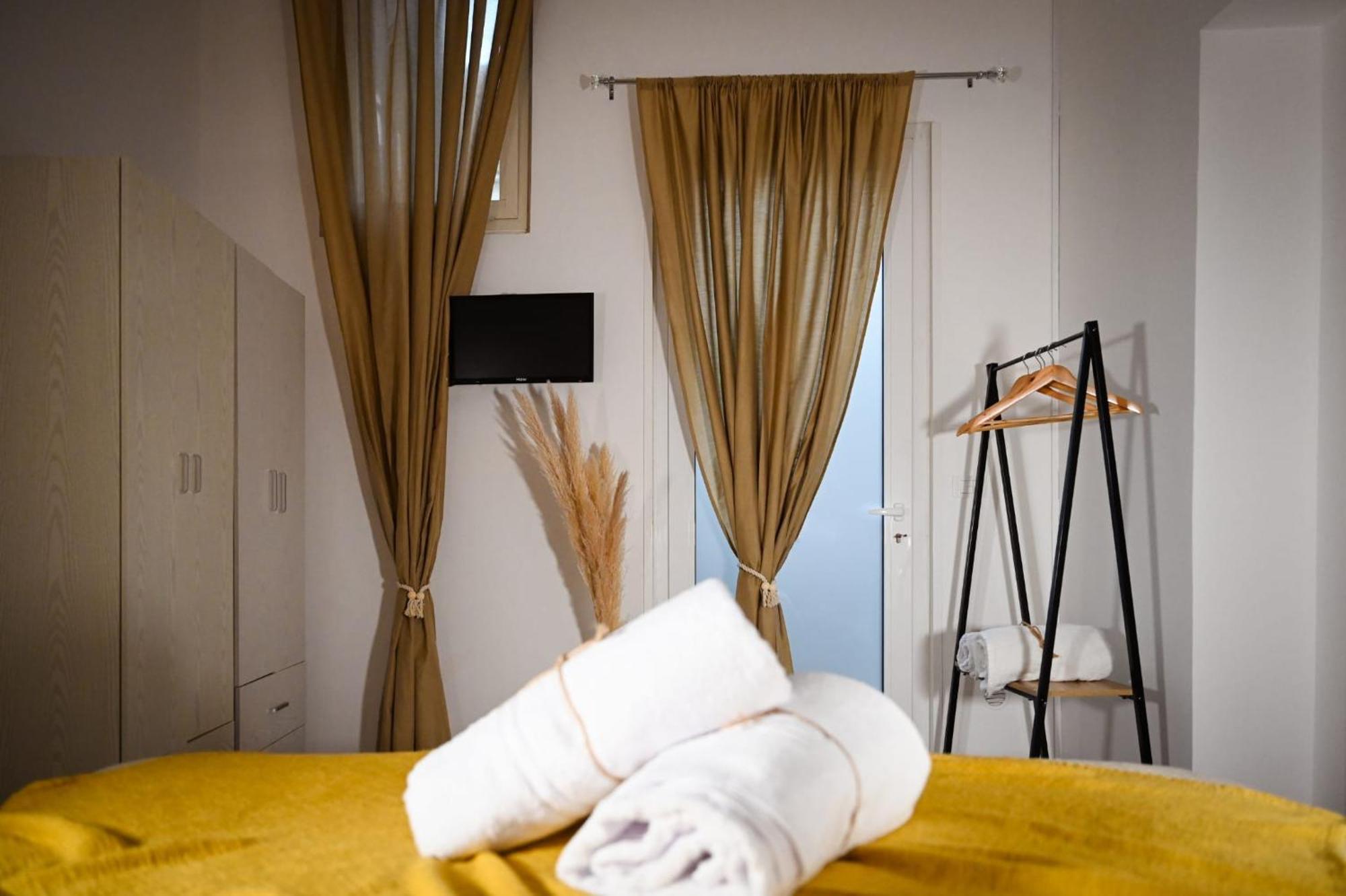 "Il Vecchio Salone" Appartamento In Pieno Centro Con Garage Privato Lecce Buitenkant foto